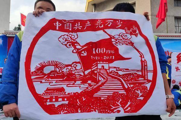 聚焦巫溪两会|带着“宝贝”上两会 三位村支书现场揭开致富“密码”