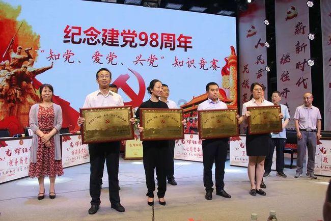 小猫钓鱼游戏龙王版有船